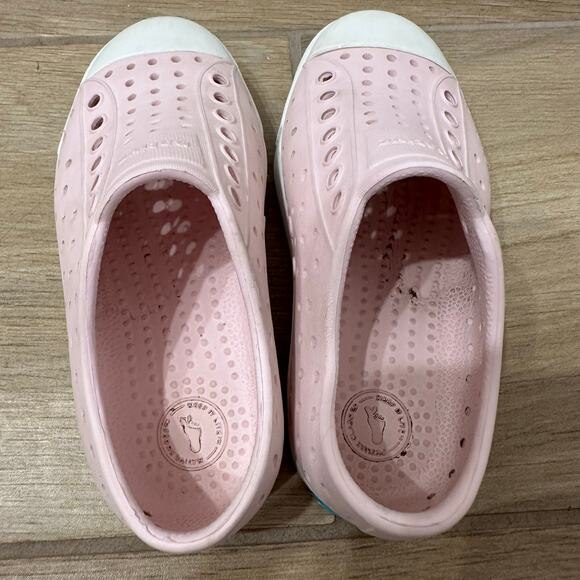 Native Jefferson Light Pink Shoes - Picture 7 of 8